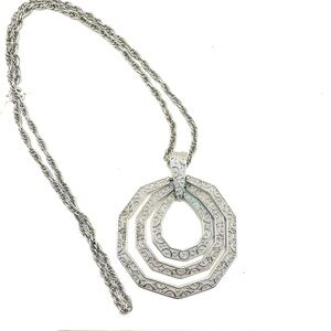 Beautiful MCM silver tone 70’s pendant necklace